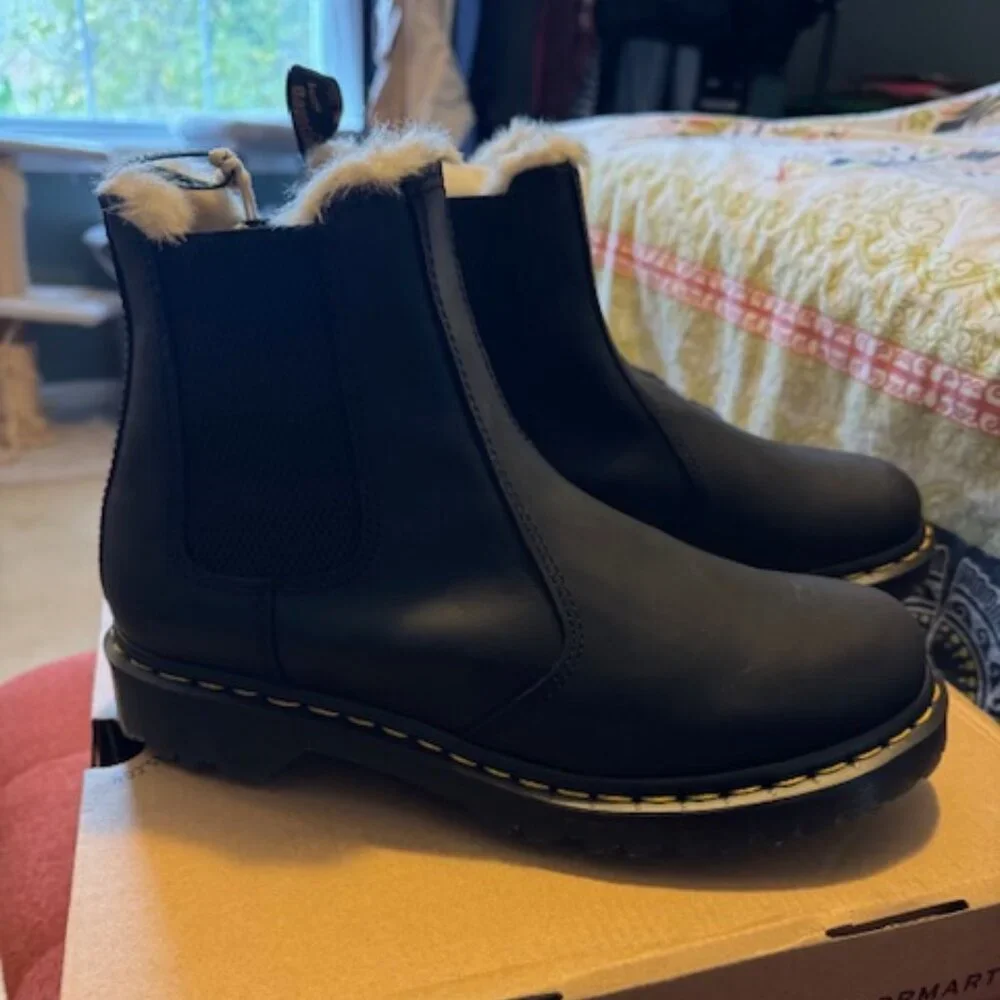 Dr. Martens Leonore 2976 Women's Faux Fur Lined Chelsea Boots, US 10 - Picture 3 of 7